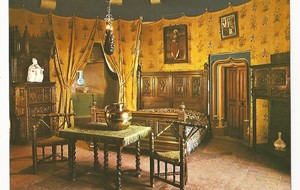   LA ROCHE POT - une chambre du château
