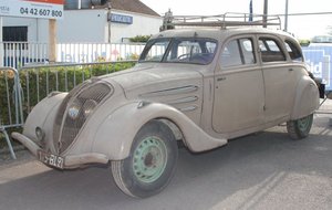 PEUGEOT  402  -  CLEMENCET  Gérard