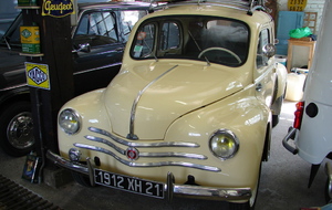 RENAULT  4 CV   FOUCHER  Rémi