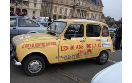 2011 - 50 ANS DE LA RENAULT  R4 - ARNAY LE DUC
